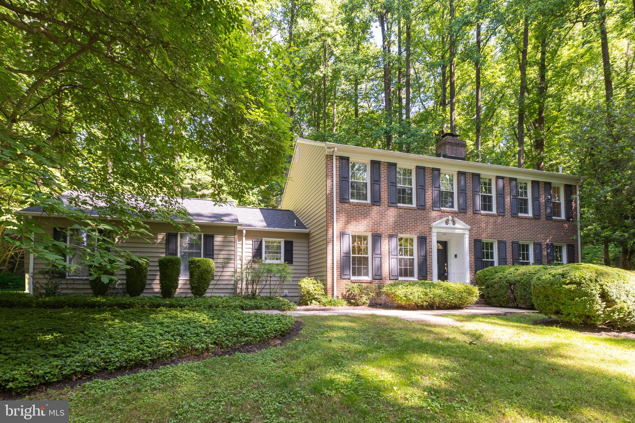 HONEYSUCKLE HILL - Residential
