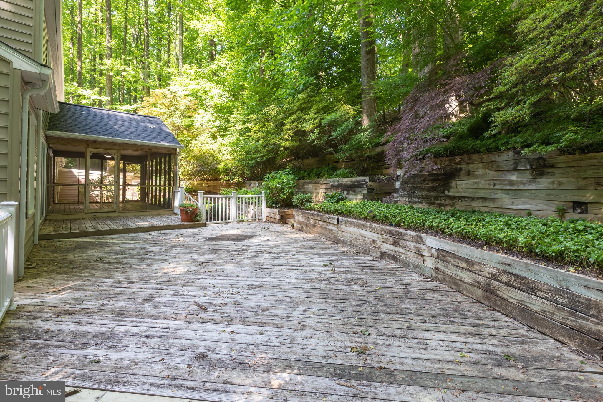 HONEYSUCKLE HILL - Residential