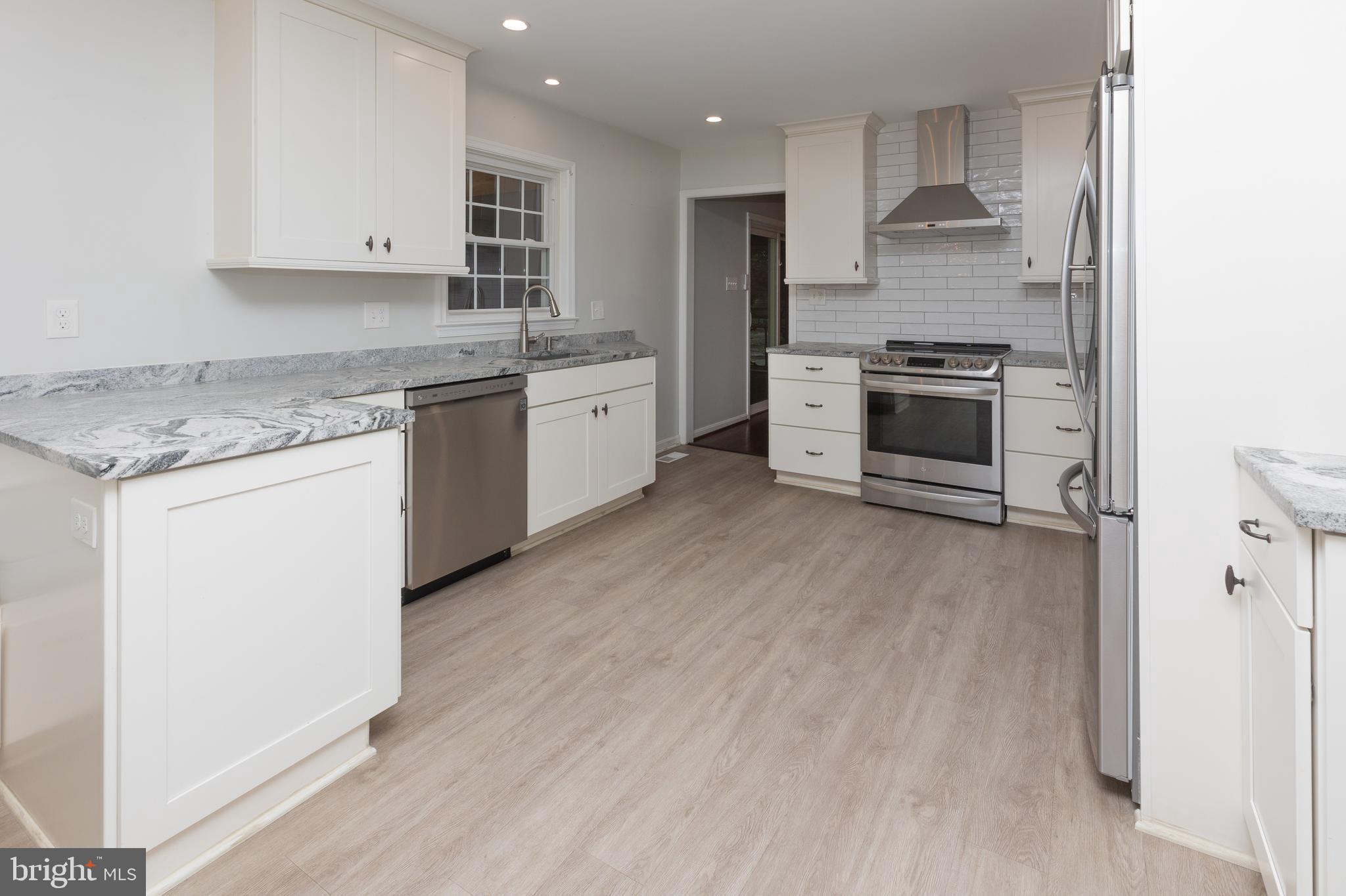 HONEYSUCKLE HILL - Residential