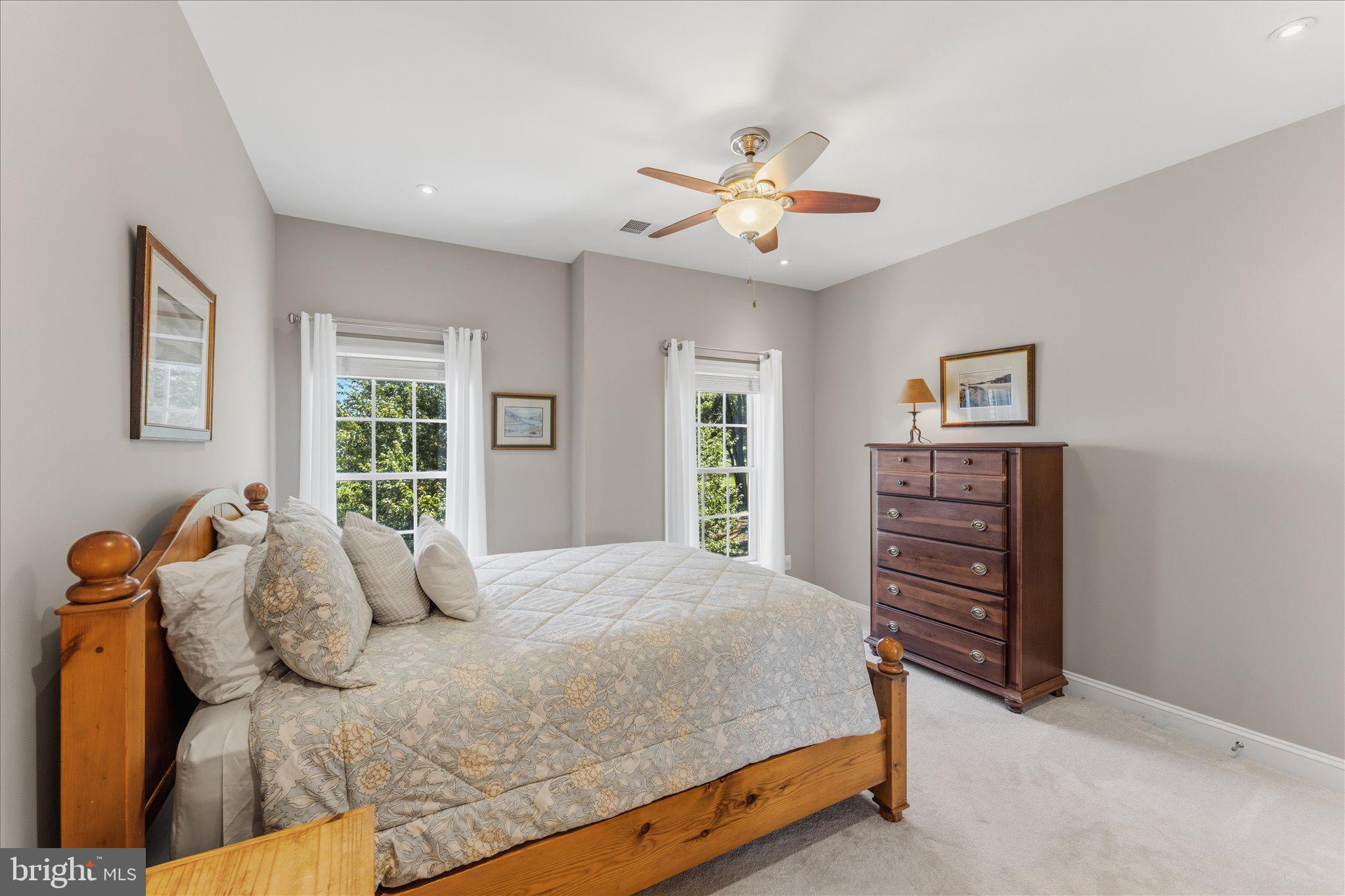 CHESTNUT HILLS - Residential