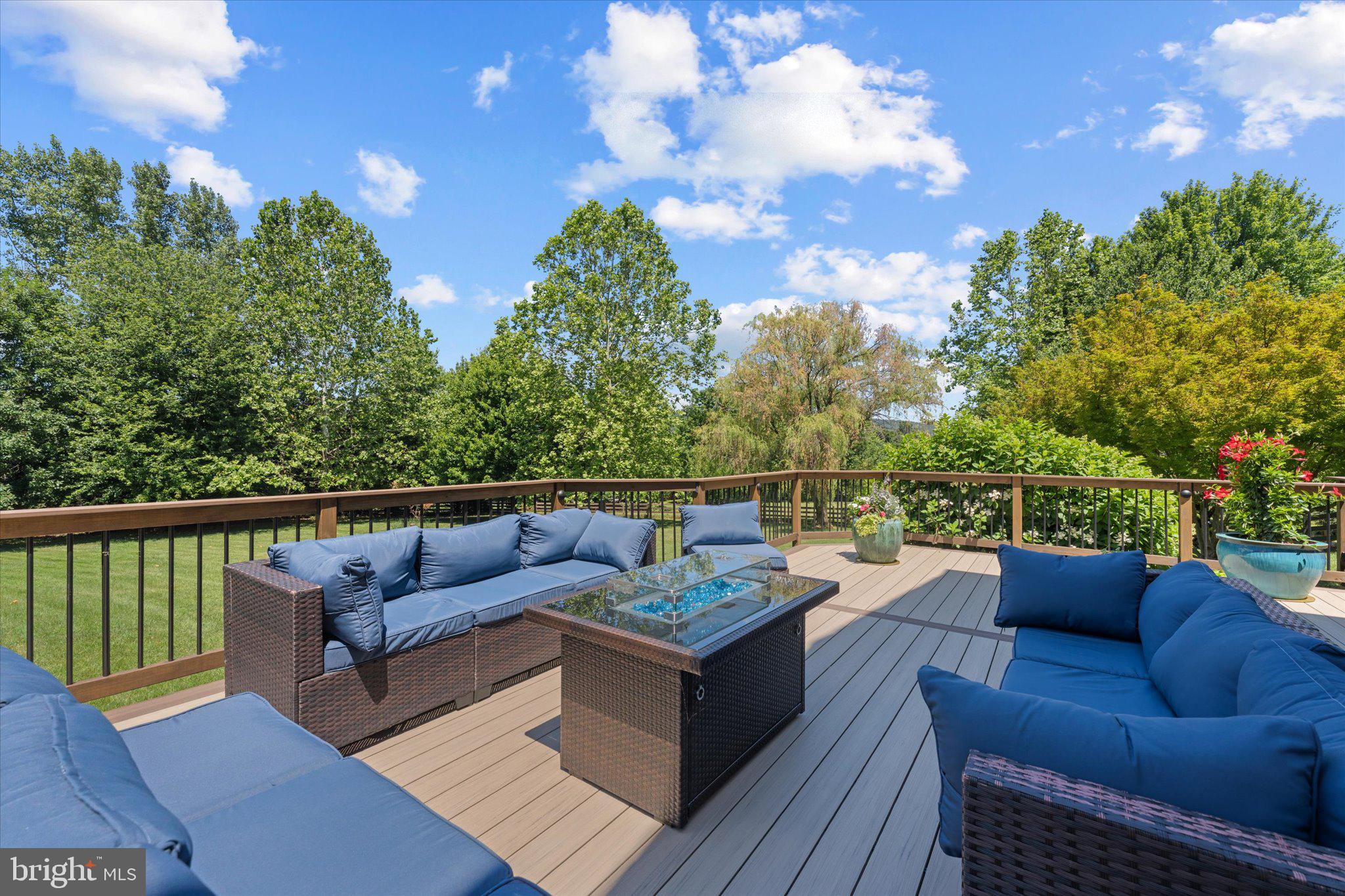 CHESTNUT HILLS - Residential
