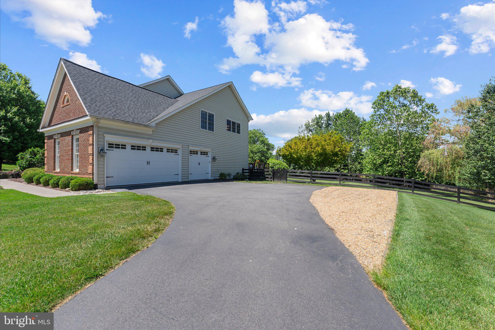 CHESTNUT HILLS - Residential
