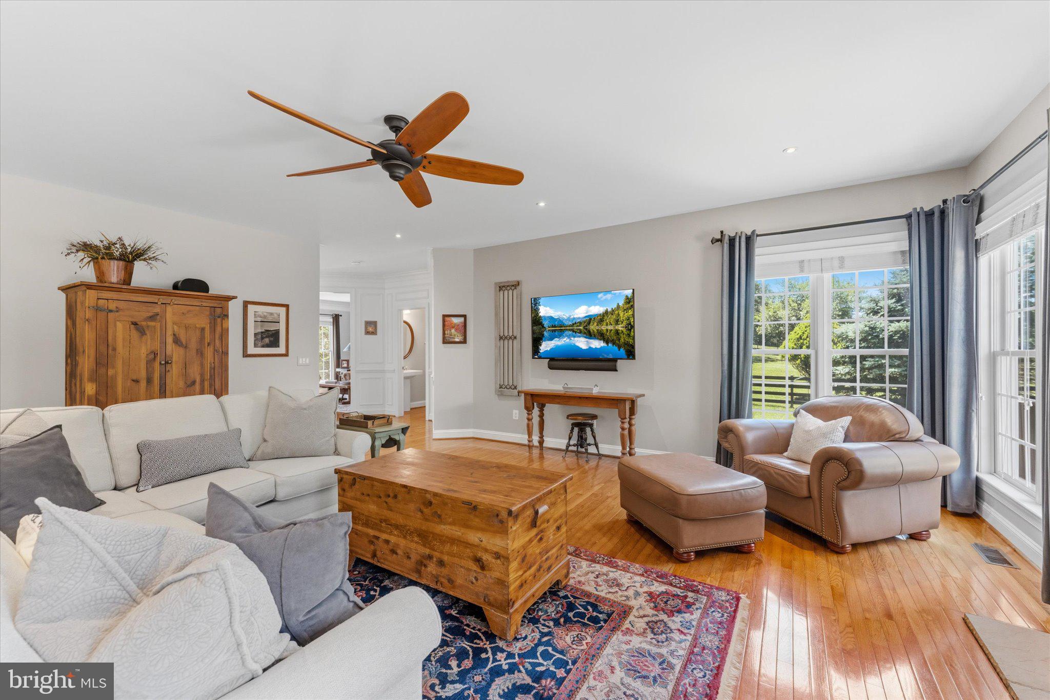 CHESTNUT HILLS - Residential