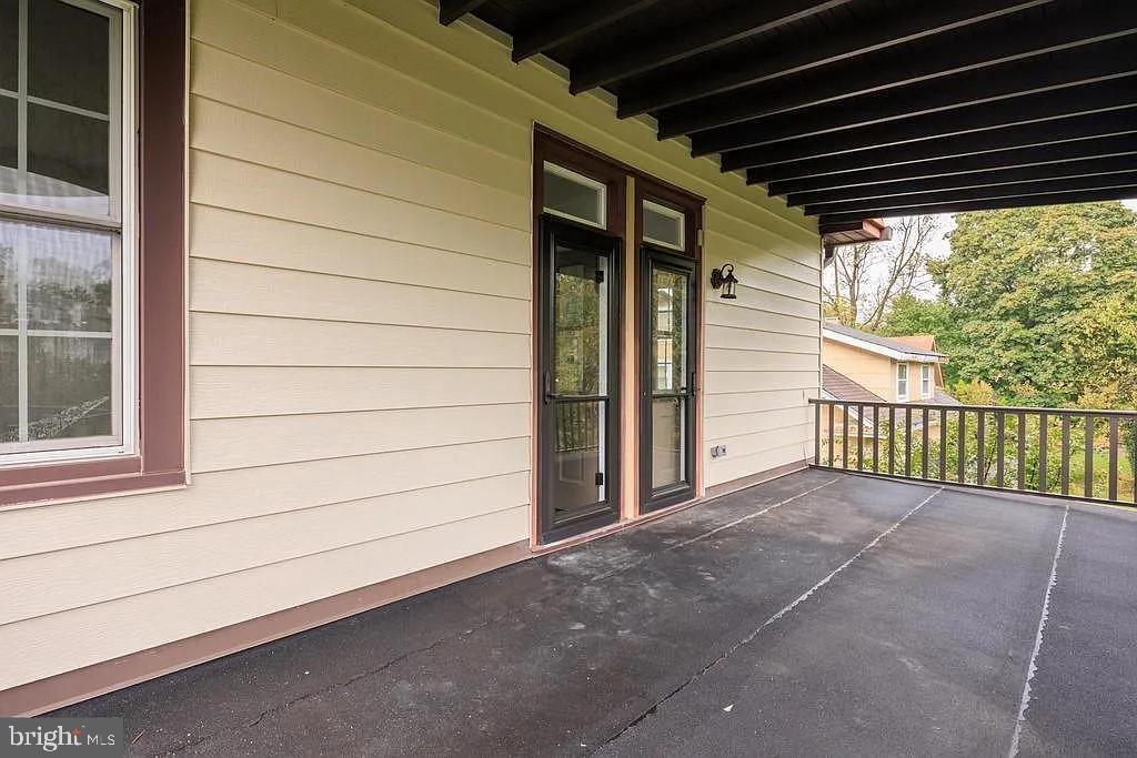 MOUNT WASHINGTON - Residential Lease