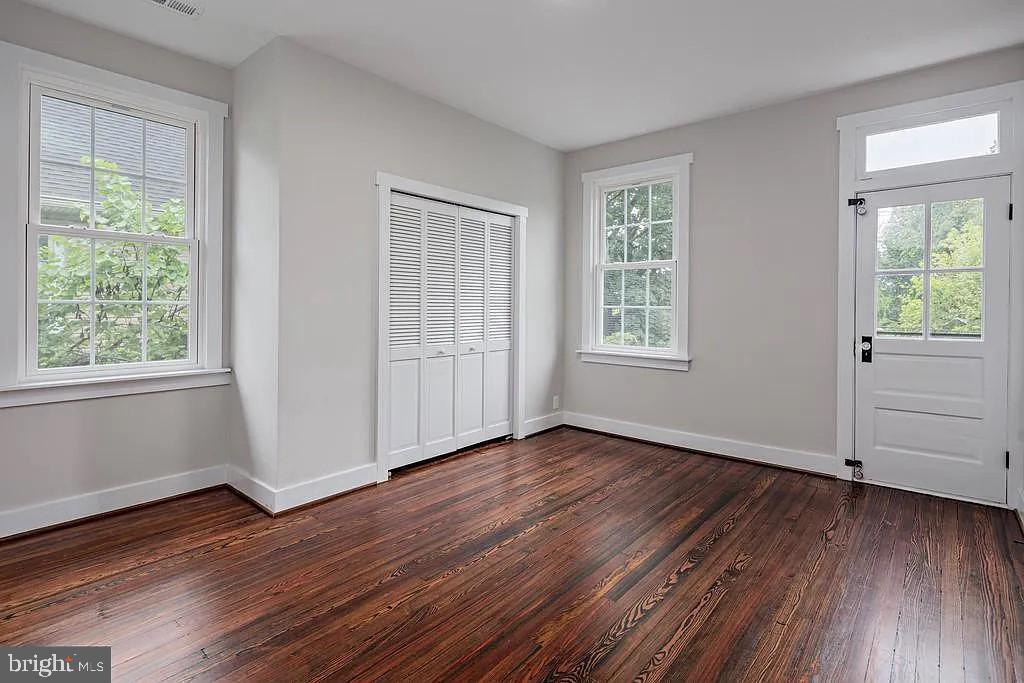 MOUNT WASHINGTON - Residential Lease