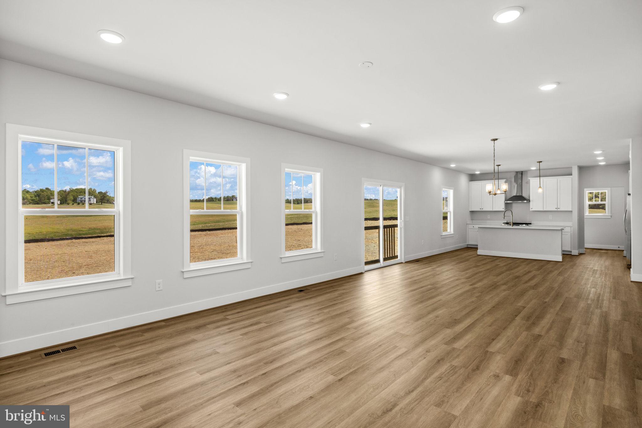 HUNTING HILLS - Residential