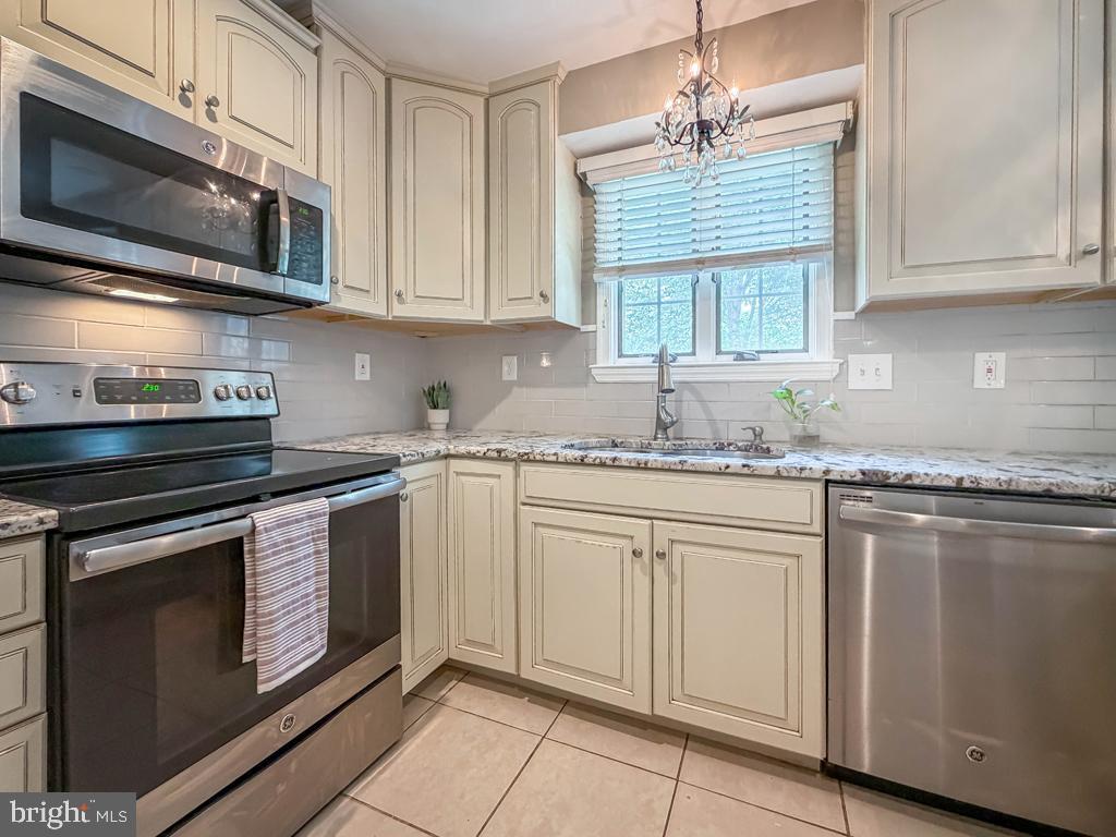 OXFORD GLEN - Residential