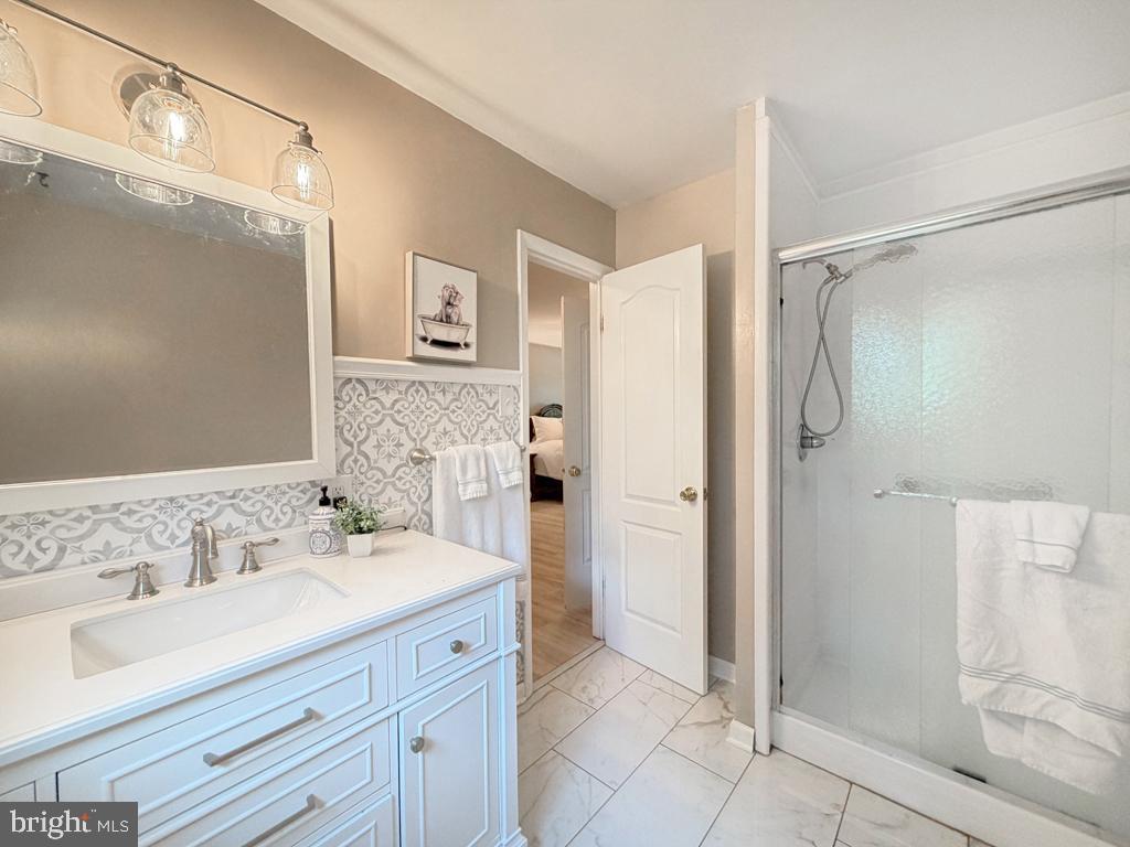 OXFORD GLEN - Residential