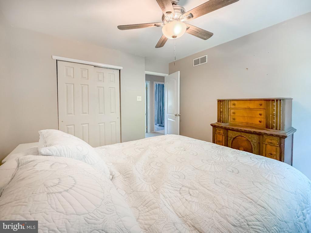 OXFORD GLEN - Residential
