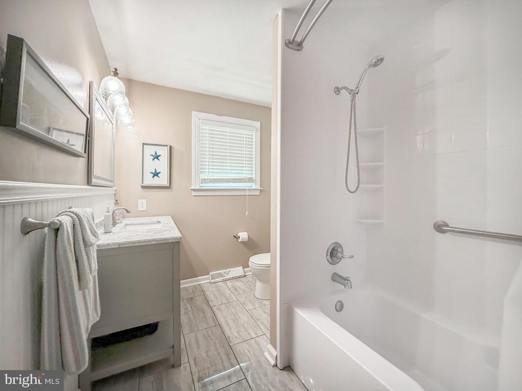 OXFORD GLEN - Residential