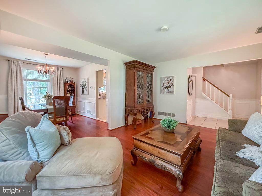 OXFORD GLEN - Residential