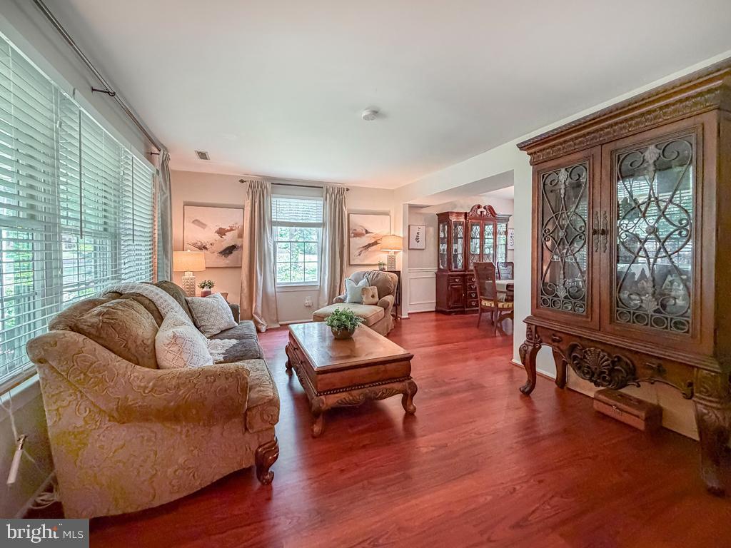OXFORD GLEN - Residential