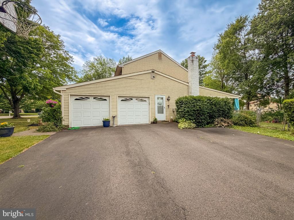 OXFORD GLEN - Residential