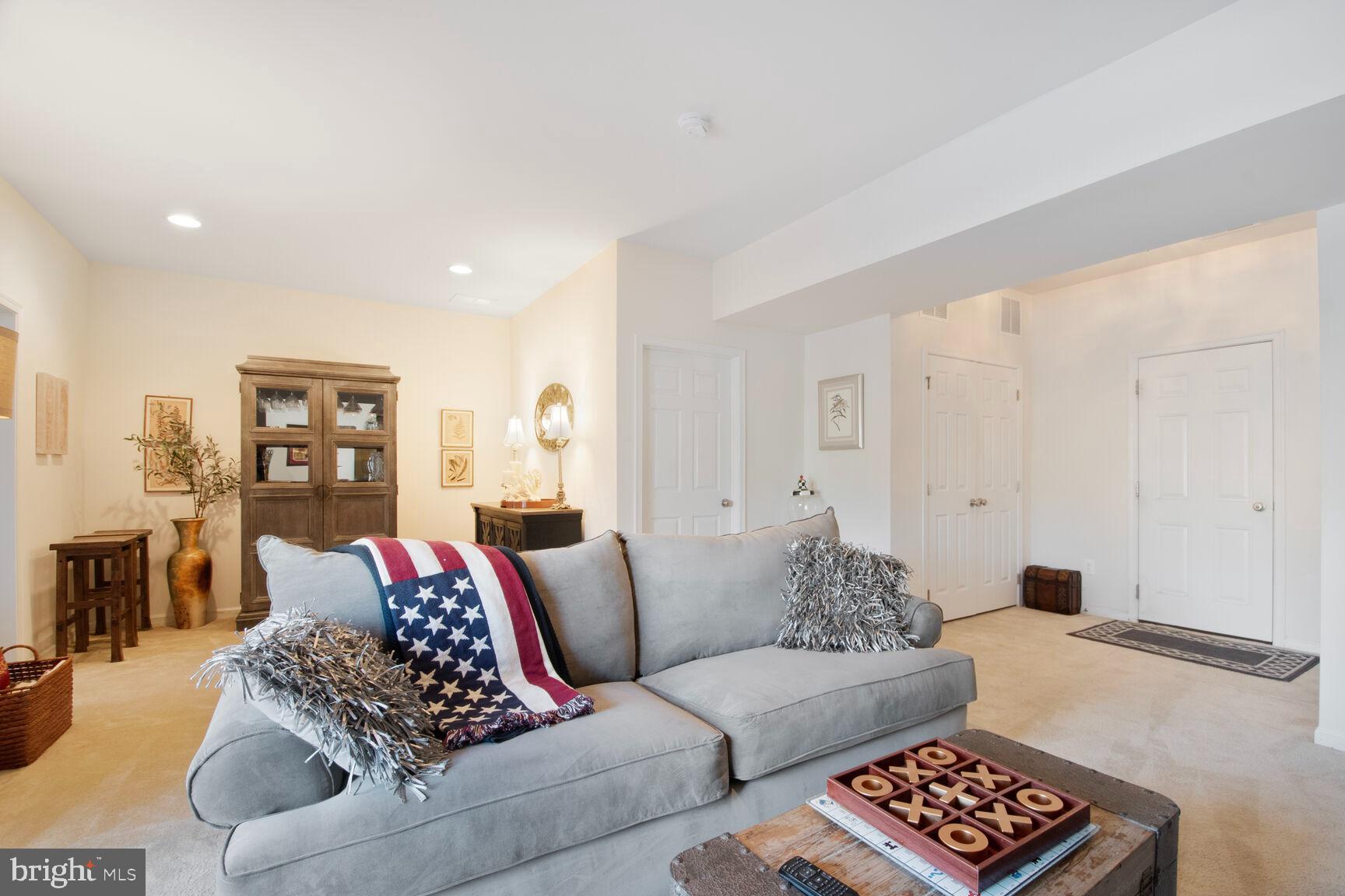 SOUTH RIDING - Residential