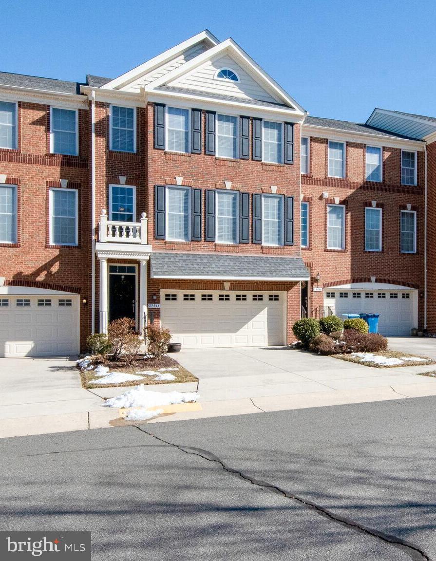 SOUTH RIDING - Residential