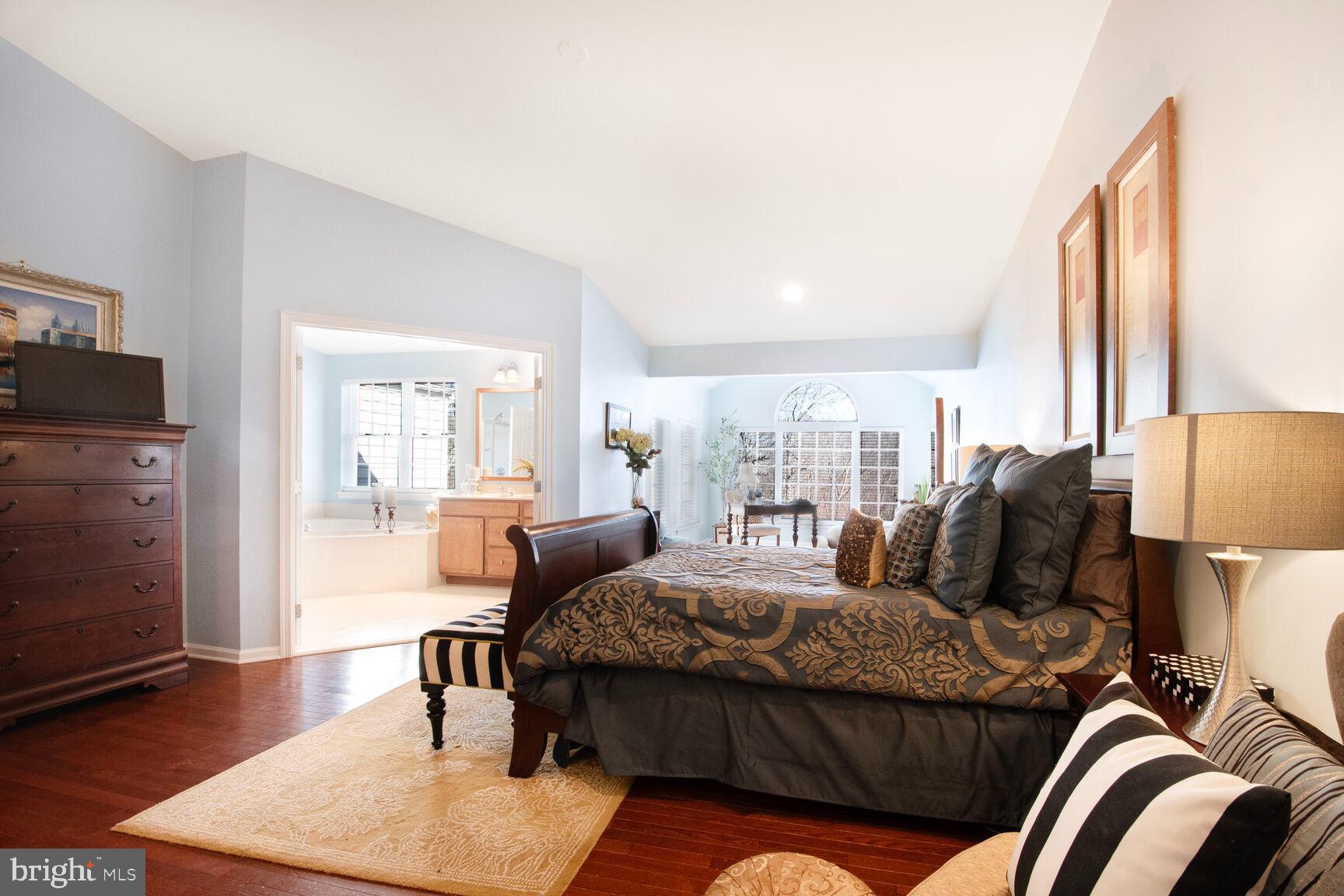 SOUTH RIDING - Residential
