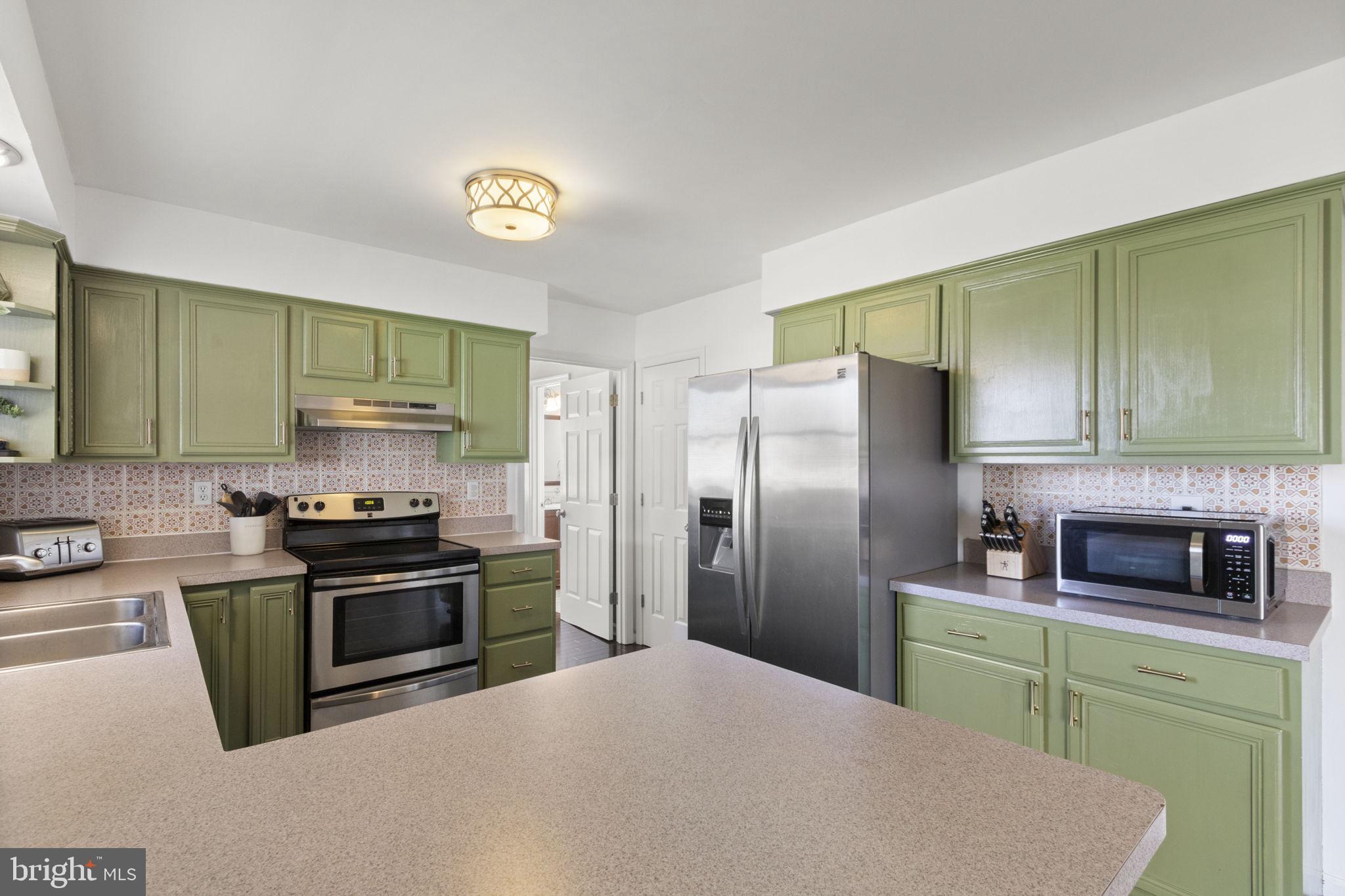 MEADOWBROOK - Residential