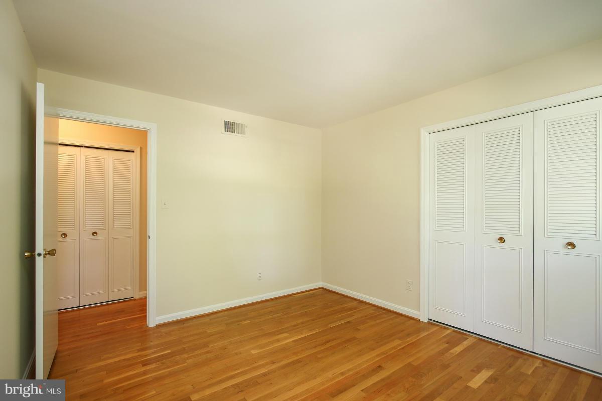WOODLEY GARDENS - Residential