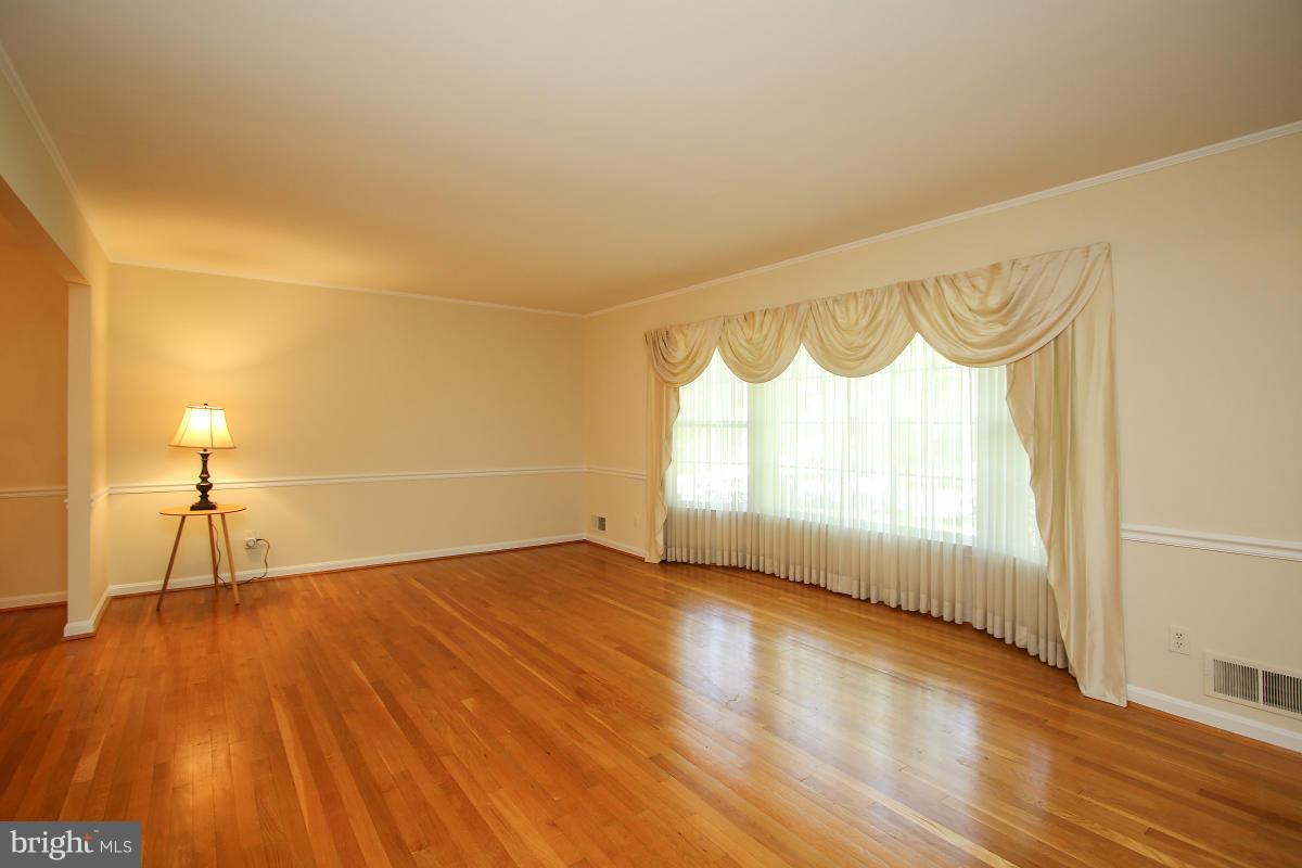 WOODLEY GARDENS - Residential