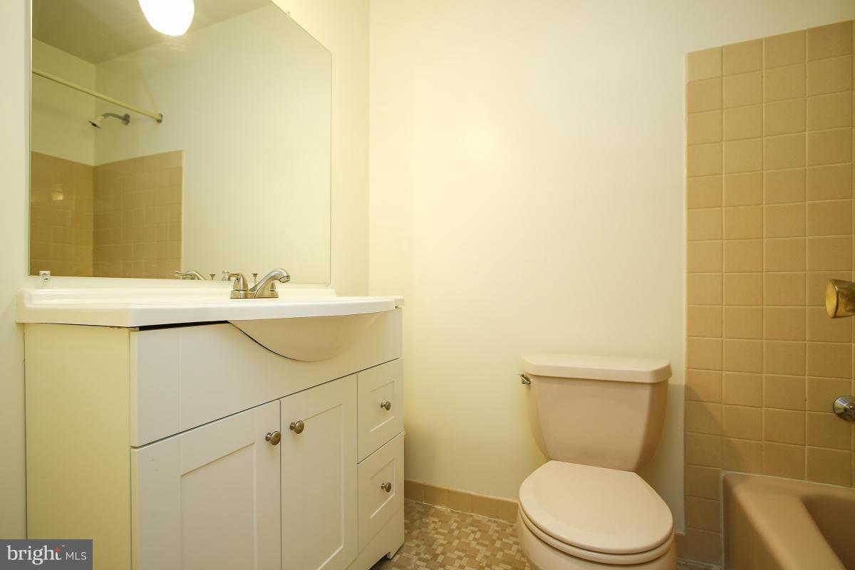 WOODLEY GARDENS - Residential