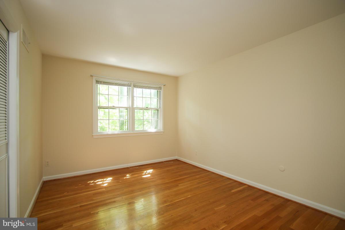 WOODLEY GARDENS - Residential