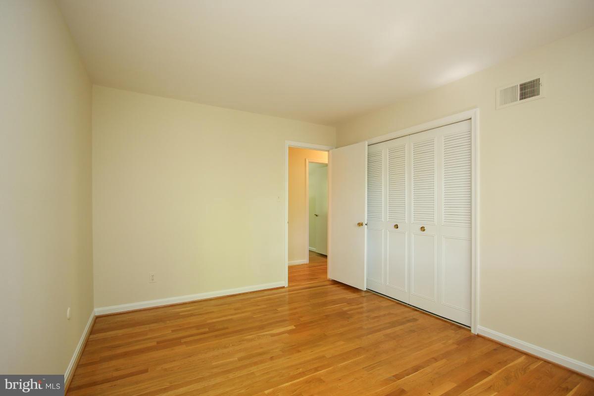 WOODLEY GARDENS - Residential