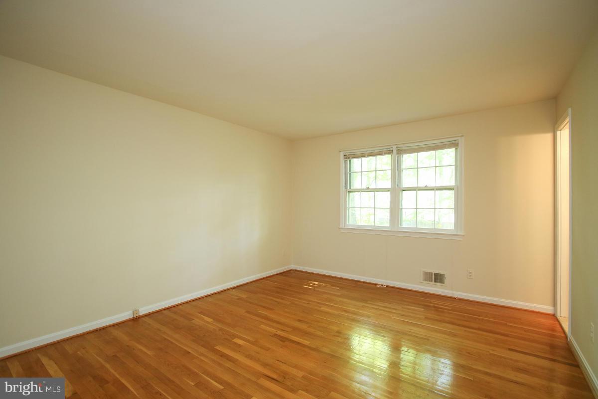 WOODLEY GARDENS - Residential