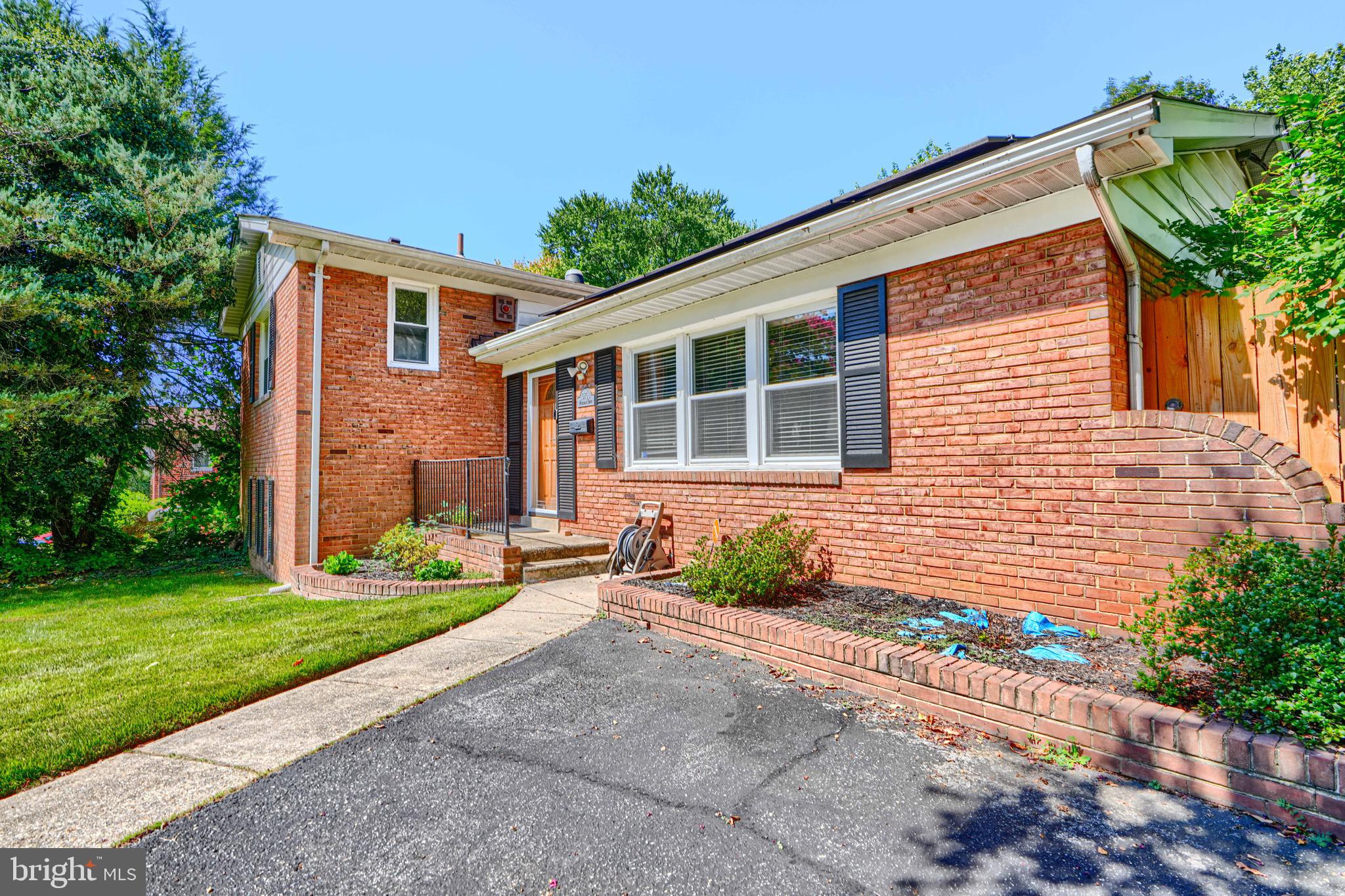 NORTHWEST BRANCH ESTATES - Residential