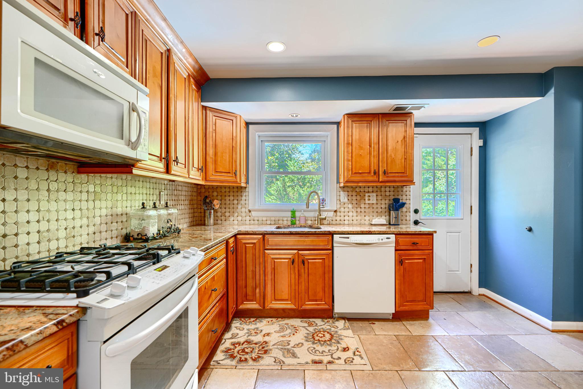 NORTHWEST BRANCH ESTATES - Residential