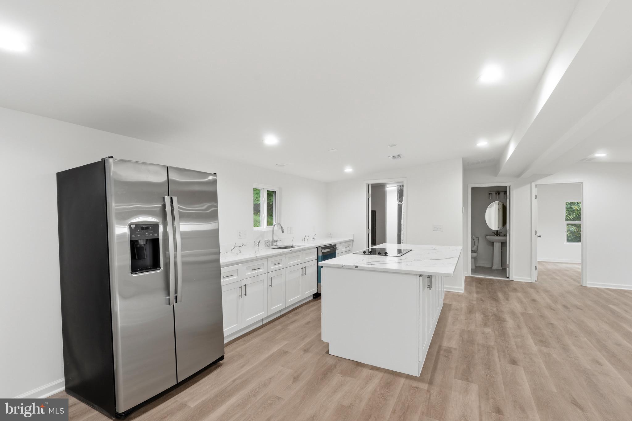 SKYLINE LAKES - Residential