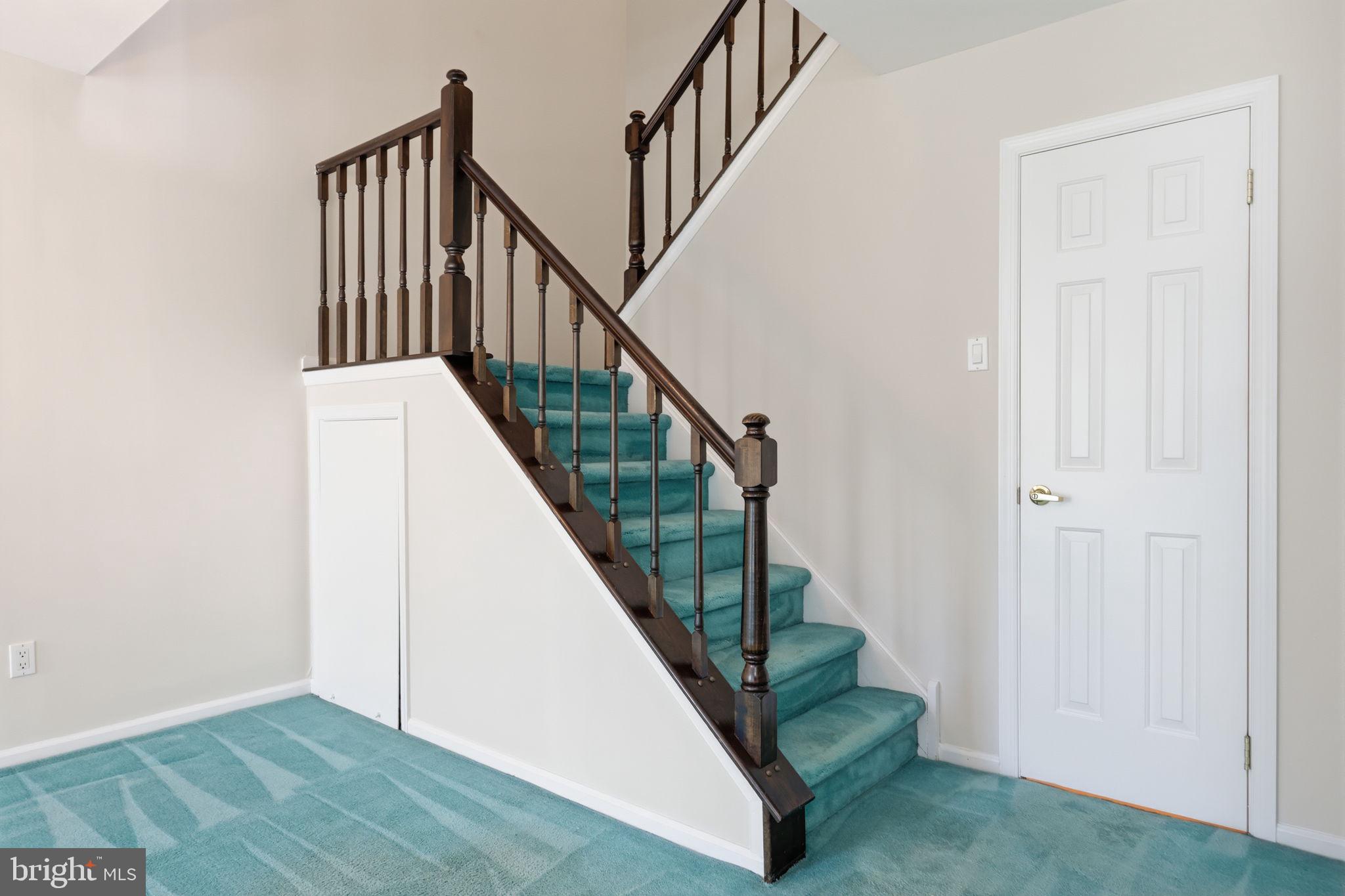 VILLAGE SHIRES - Residential