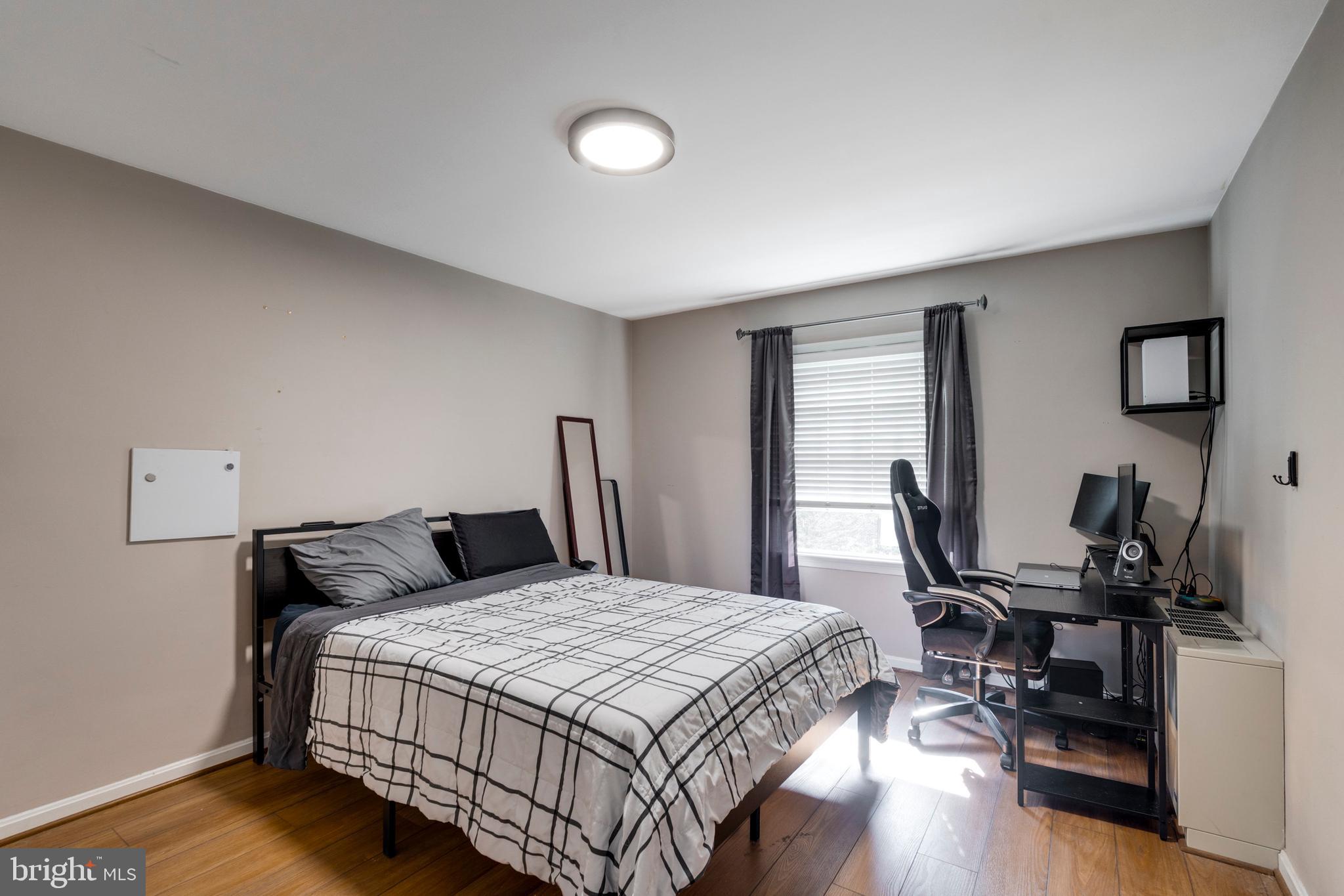 BAILEYS CROSSROADS - Residential