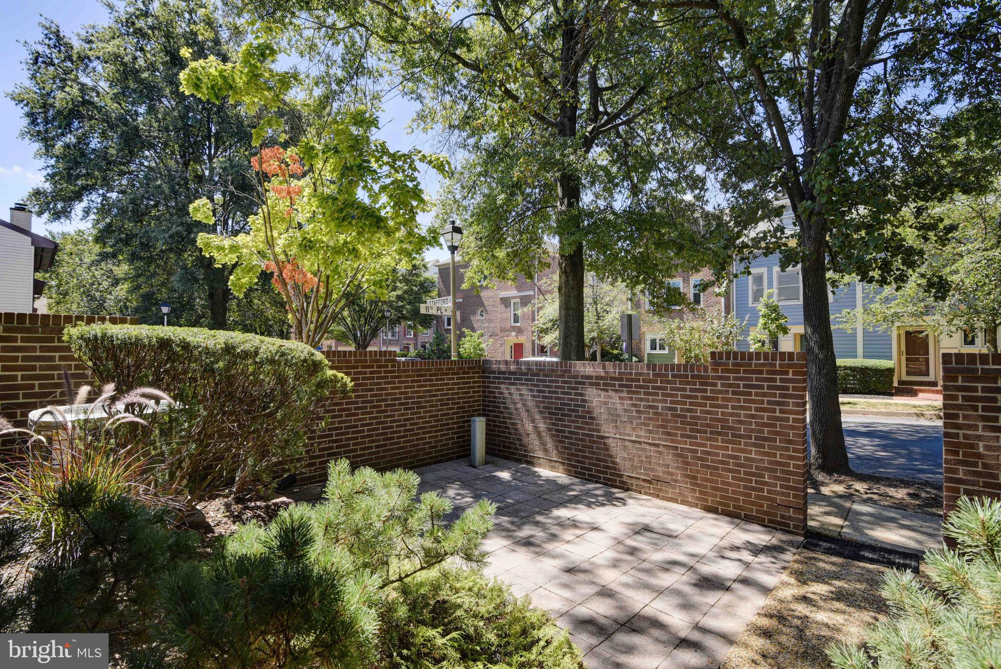 STAFFORD SQUARE - Residential Lease