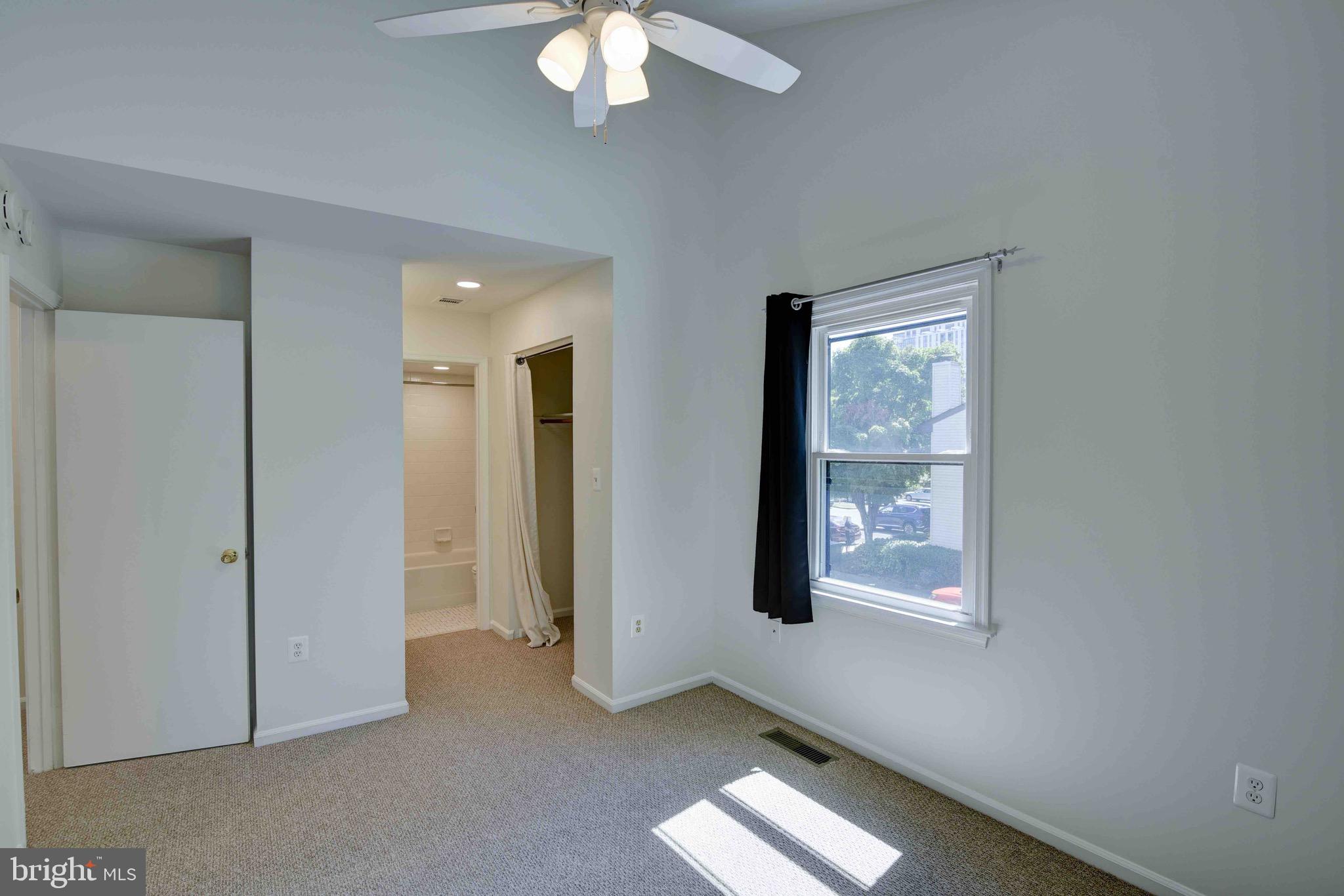 STAFFORD SQUARE - Residential Lease