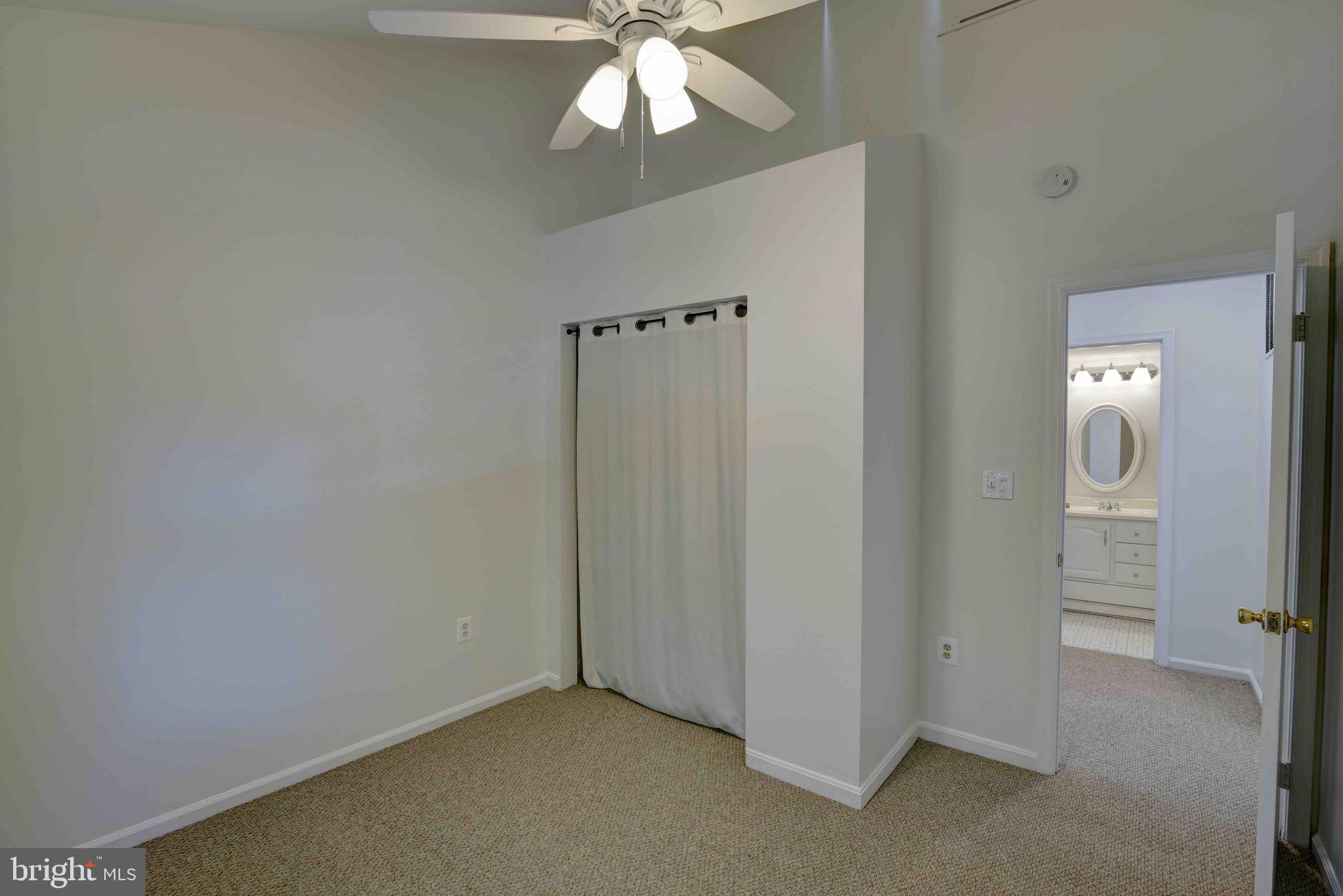 STAFFORD SQUARE - Residential Lease