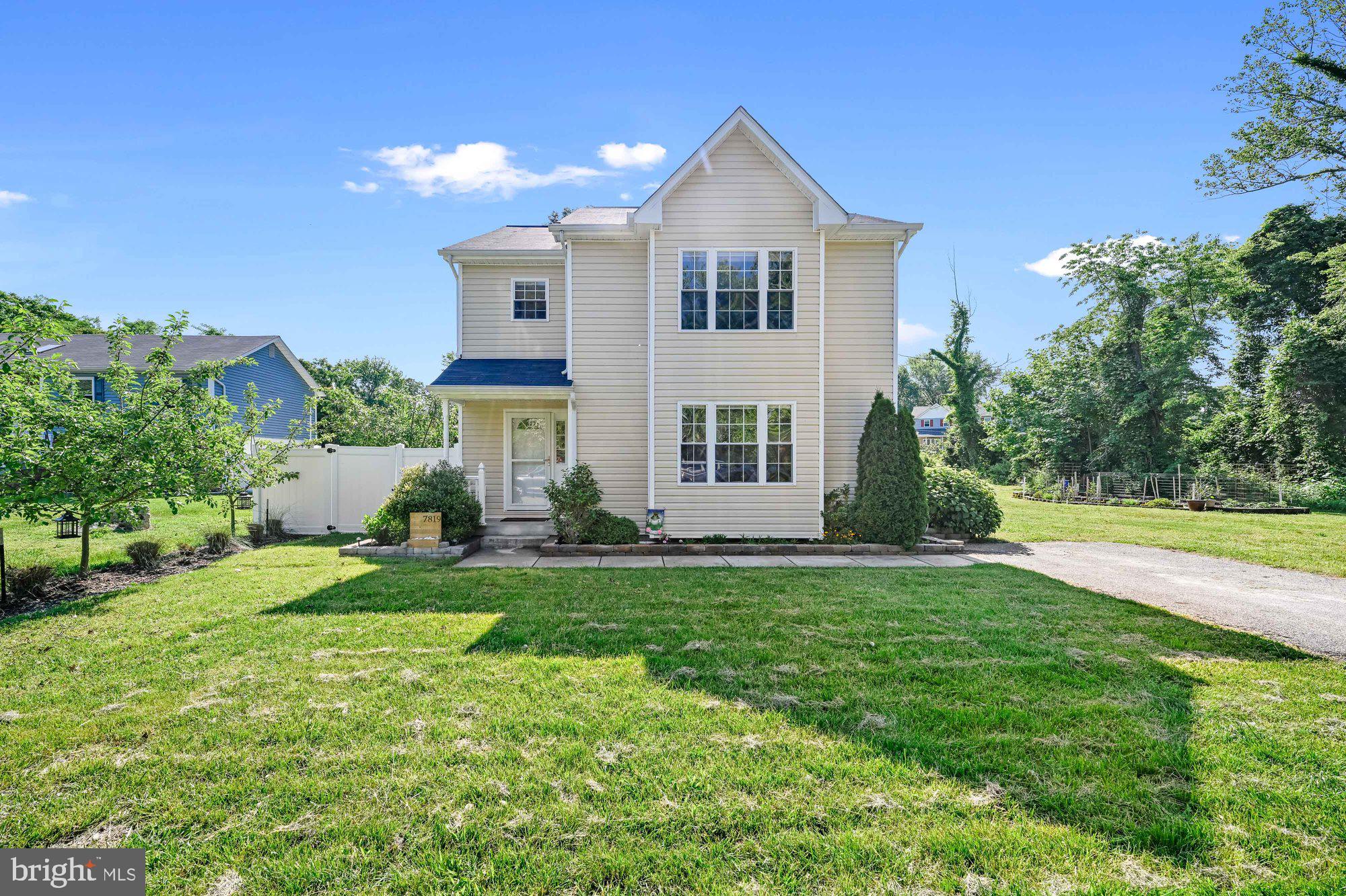 This well maintained home is only 10 years old.  Located in the Bayside Beach community just across from Boyd's Pond, which can be viewed from the main bedroom.   This lovely home has 3 bedrooms, a bonus room on the second level with a fold away bed and 2 1/2 baths.  Host movie nights with the projector and screen in living room that conveys.  The backyard is partially fenced and lined with woods on one side.  The outdoor space and yard is great for hosting outdoor gatherings.  Community playground and beach. 
Boat ramp access for a $35 key fee.   This is a must see!