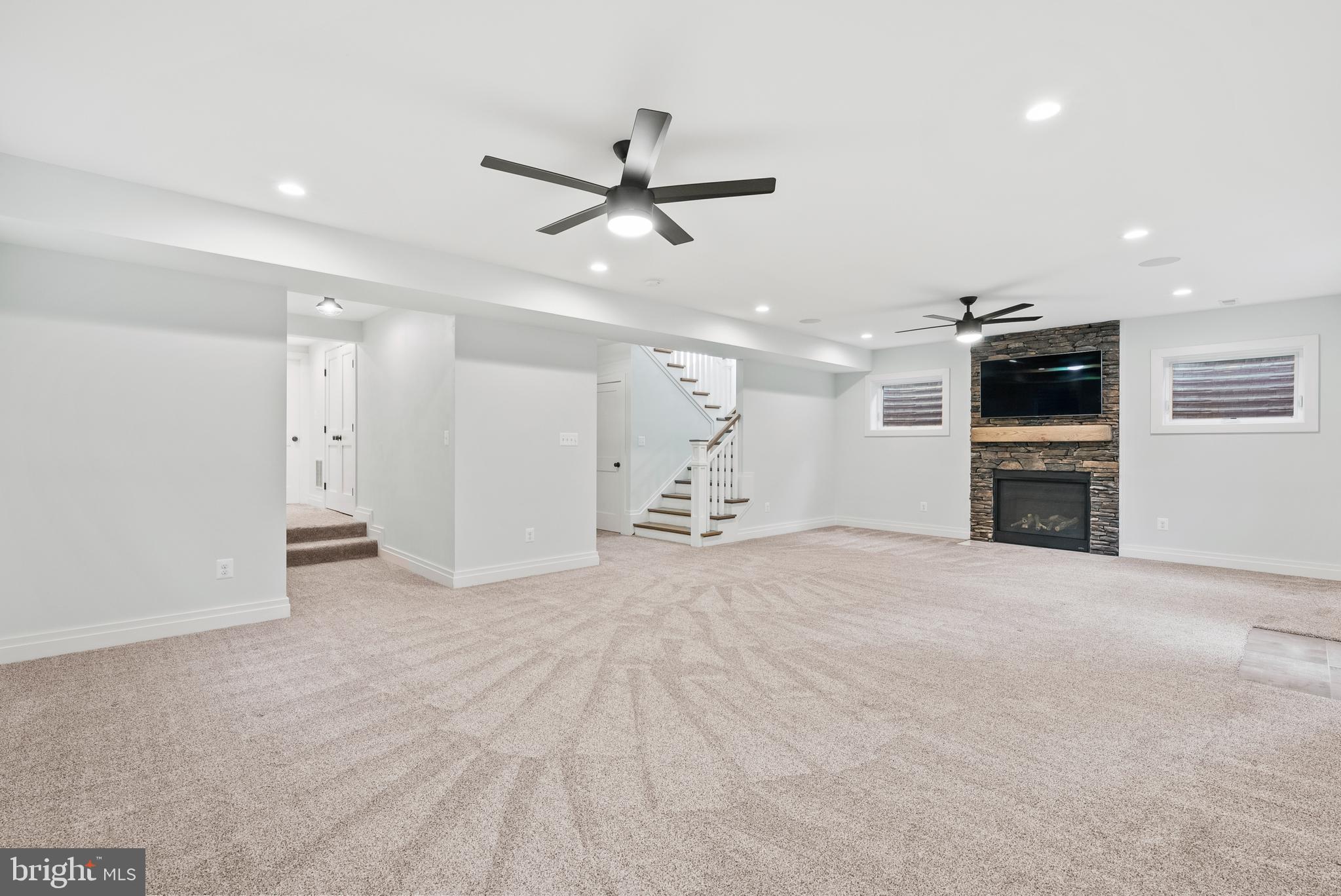 ADDISON HEIGHTS - Residential