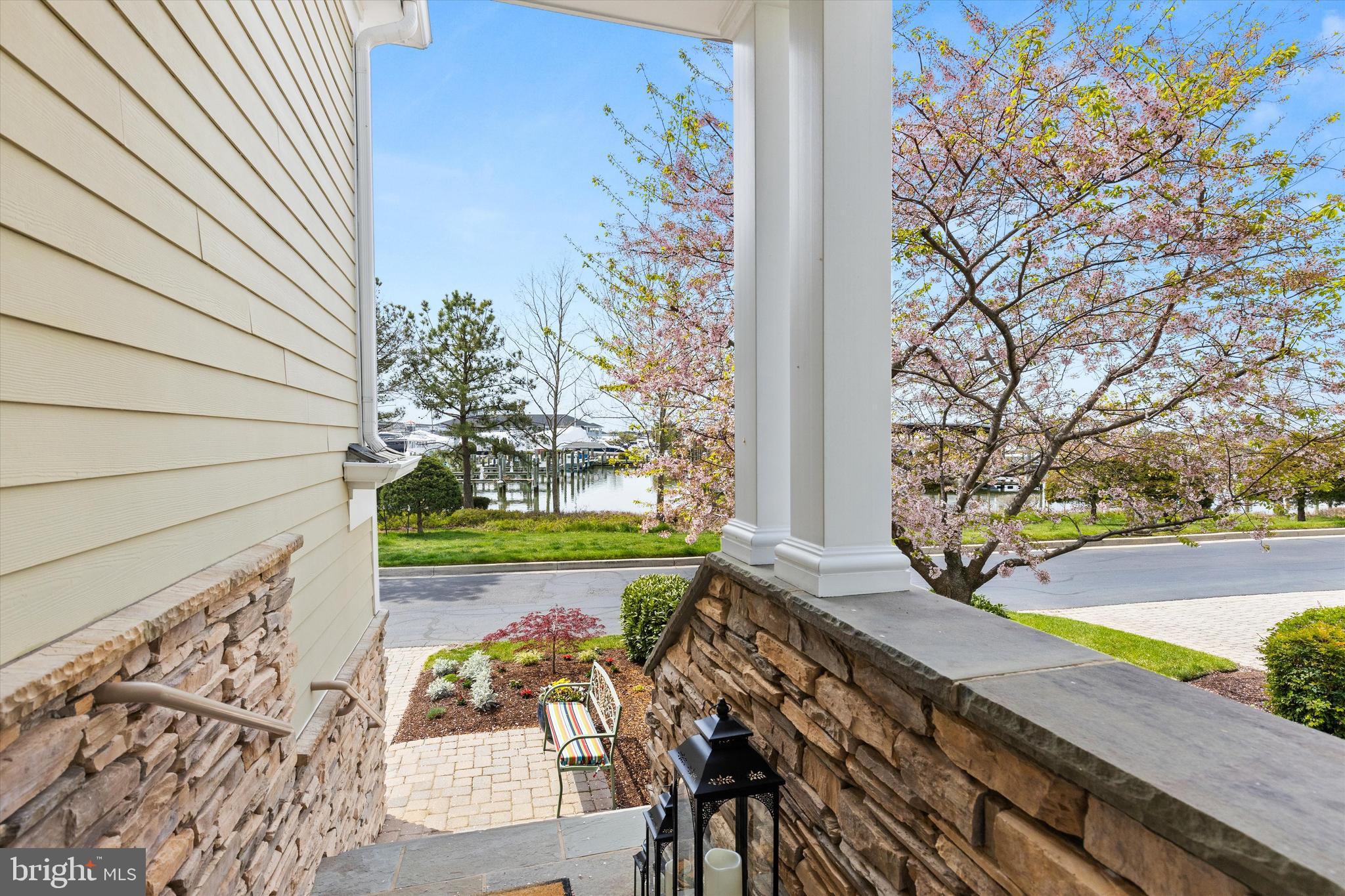 NARROWS POINTE - Residential