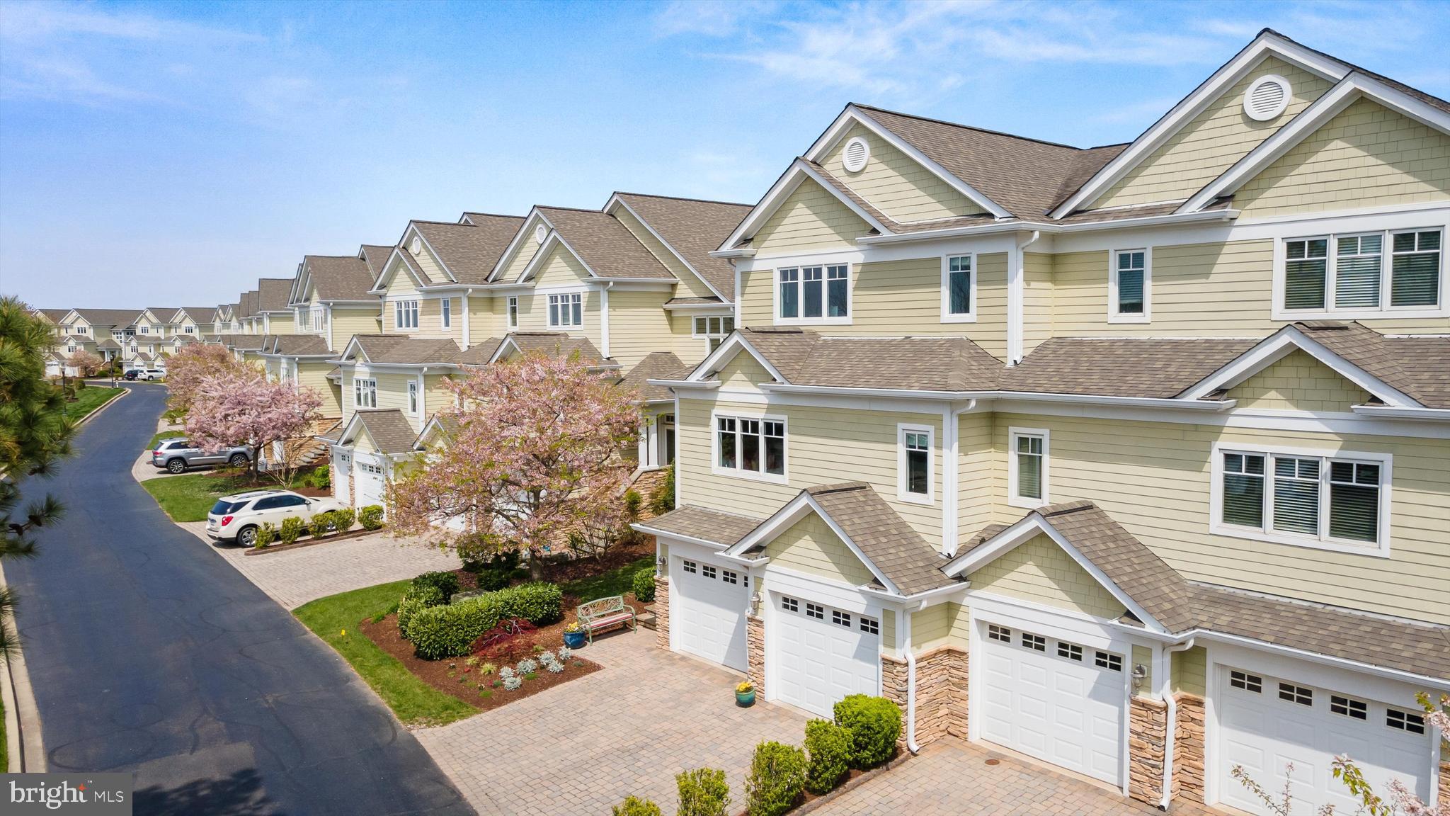 NARROWS POINTE - Residential