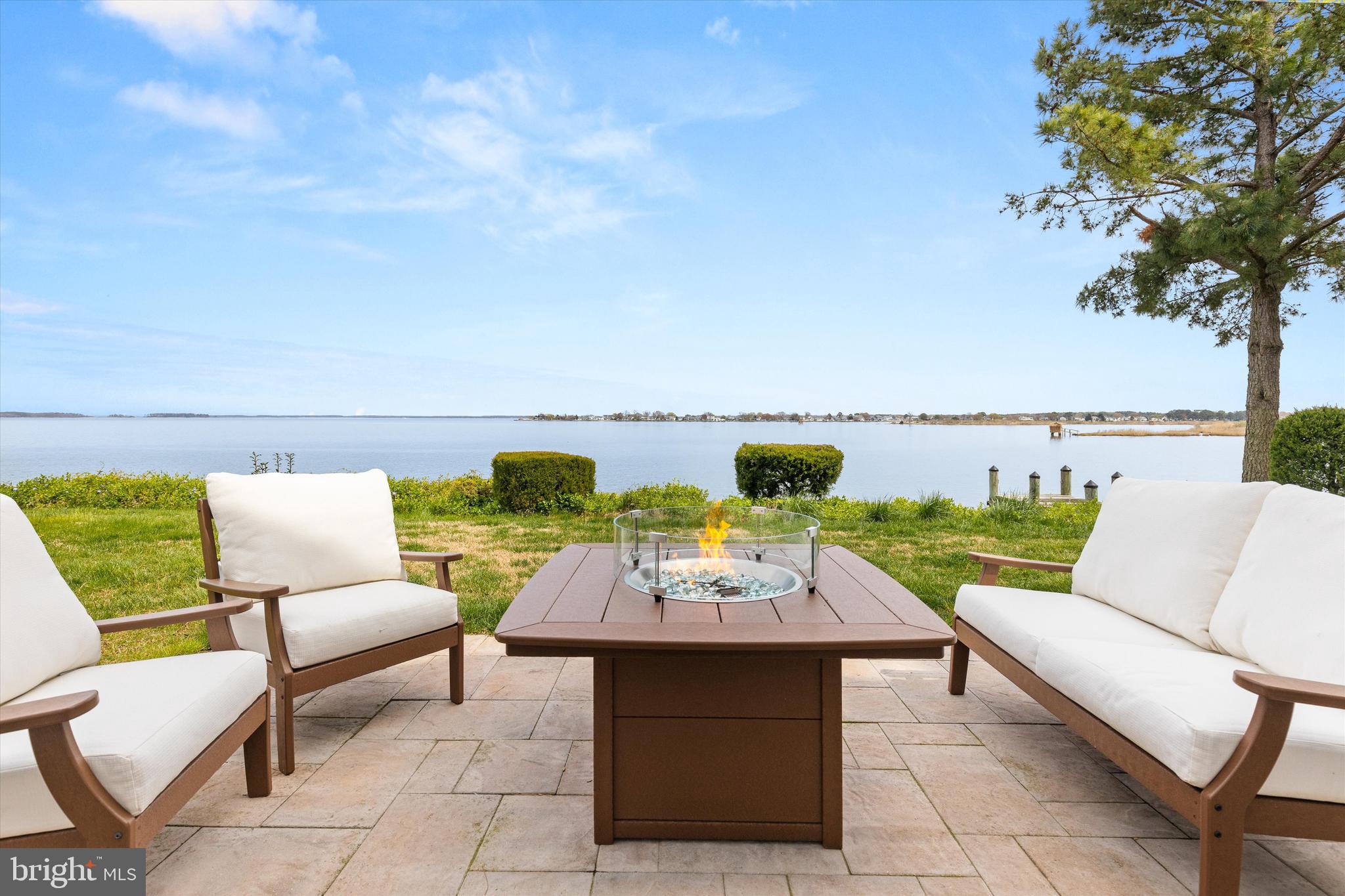 NARROWS POINTE - Residential