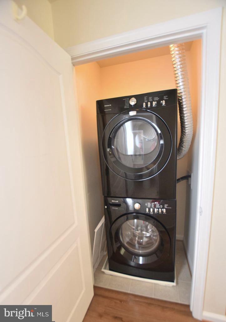 CHATSWORTH VILLAGE CONDO - Residential Lease