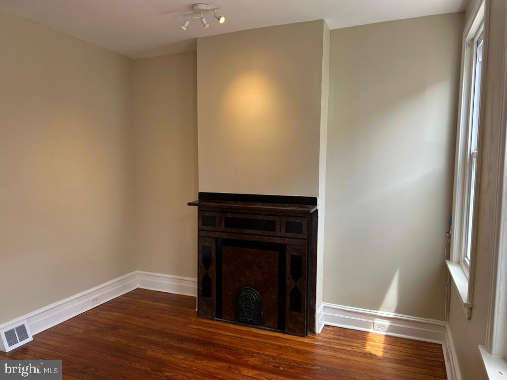 WEST KENSINGTON - Residential