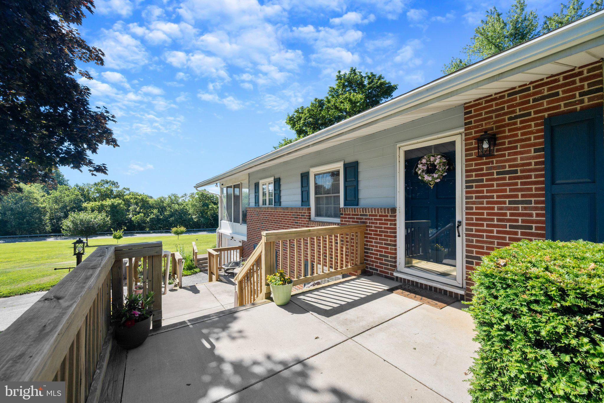 BIRD HILL - Residential