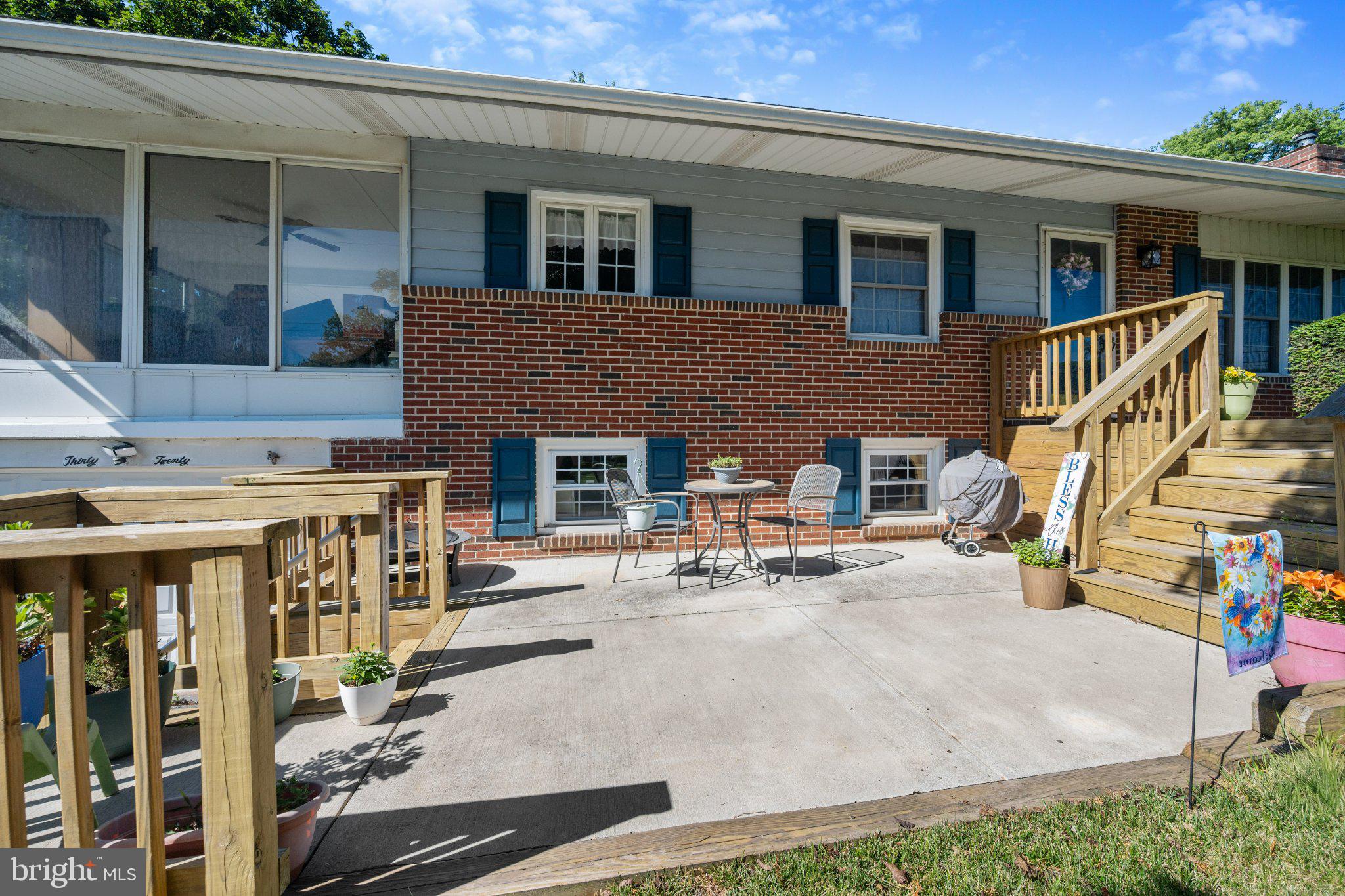 BIRD HILL - Residential