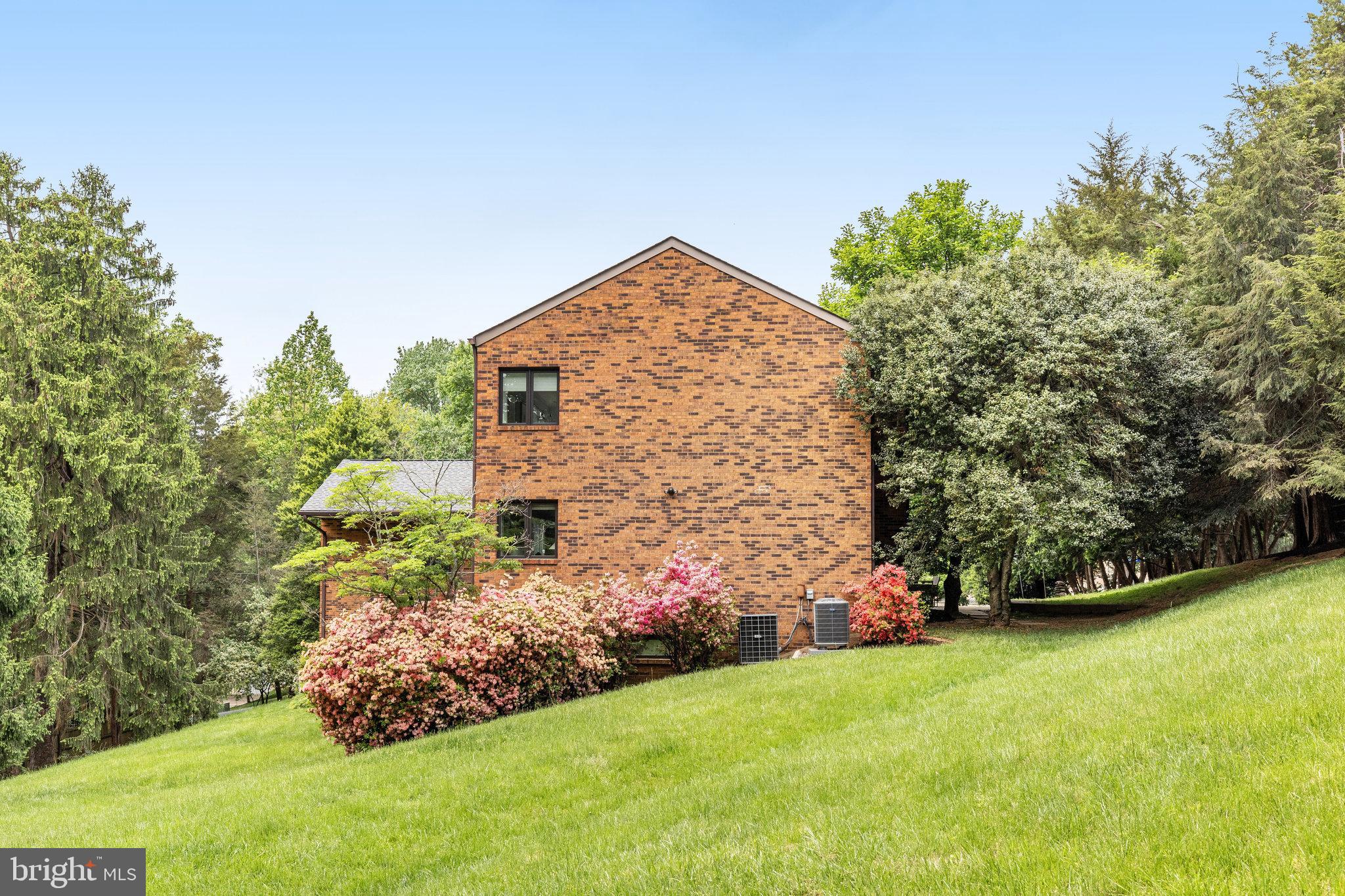 WINDY HILL - Residential