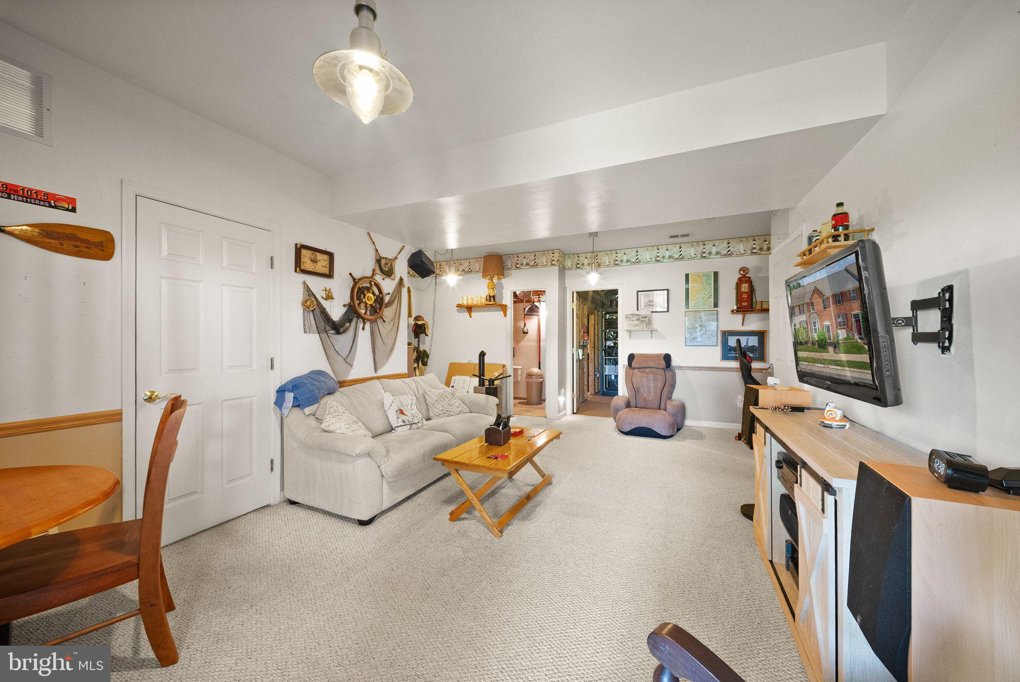 UNIVERSITY CENTER - Residential