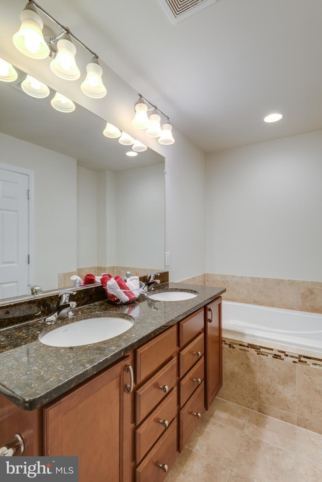BRAMBLETON LANDBAY 2 - Residential