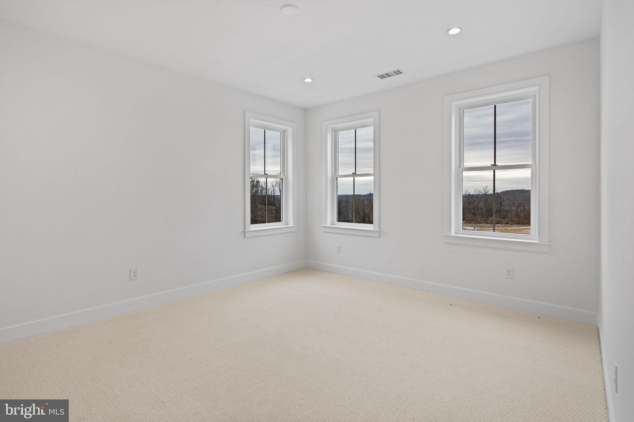 ESTATES AT STONECLIFF - Residential