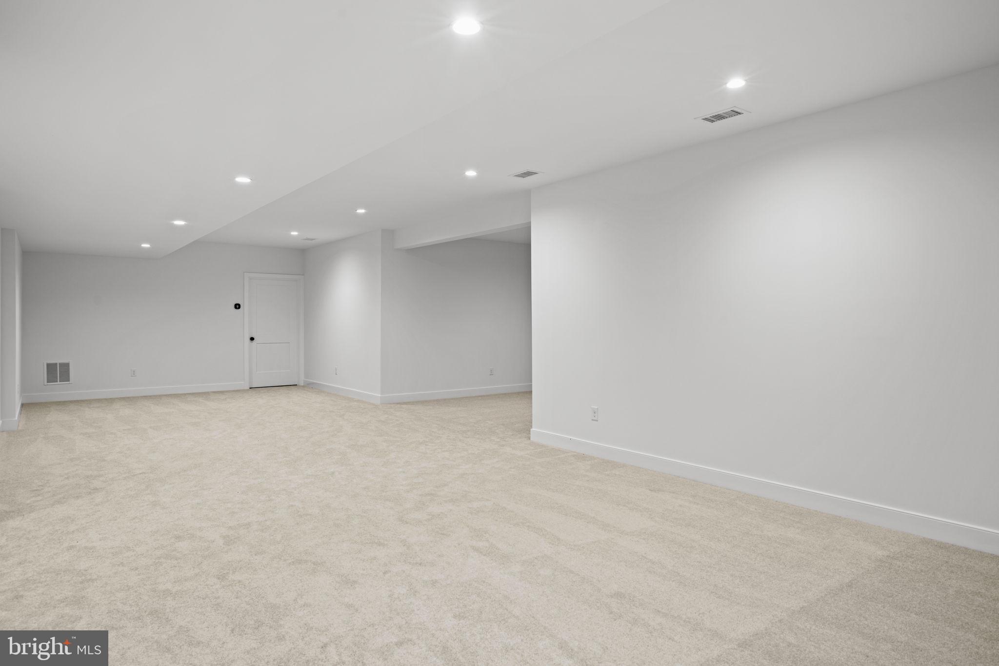 ESTATES AT STONECLIFF - Residential