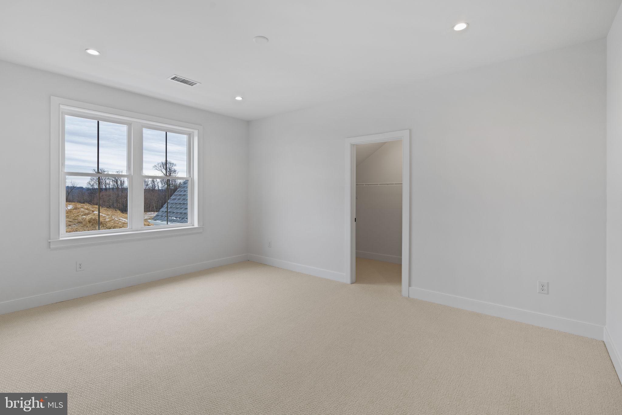ESTATES AT STONECLIFF - Residential